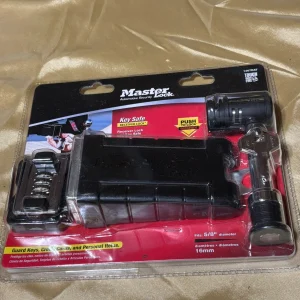 Master Lock 1467DAT Trailer Receiver Hitch Lock 5/8 Pin & Personal Key Safe New